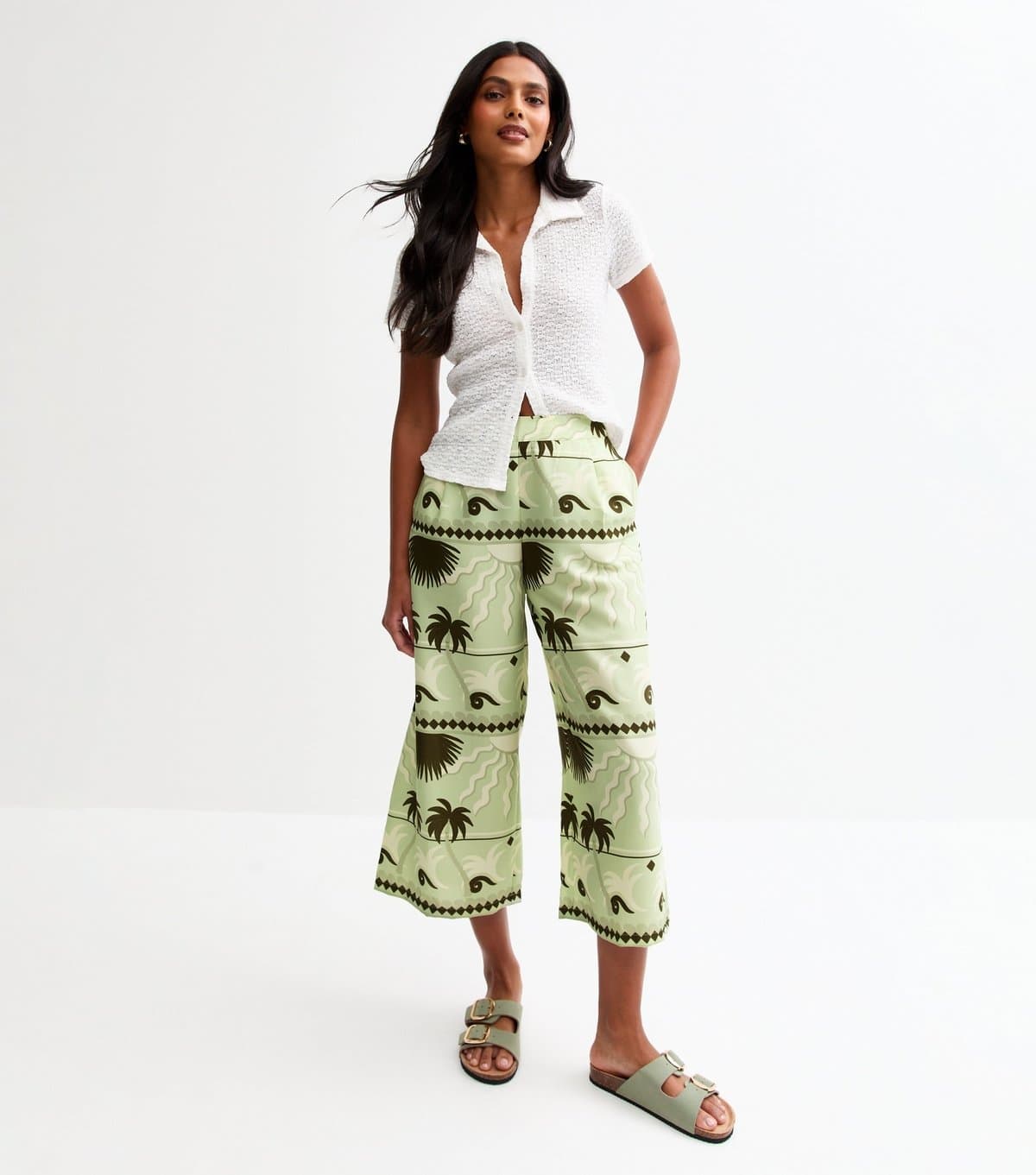New Look Women's Green Lightweight Sun Palm Tree Print Crop Trousers New Look