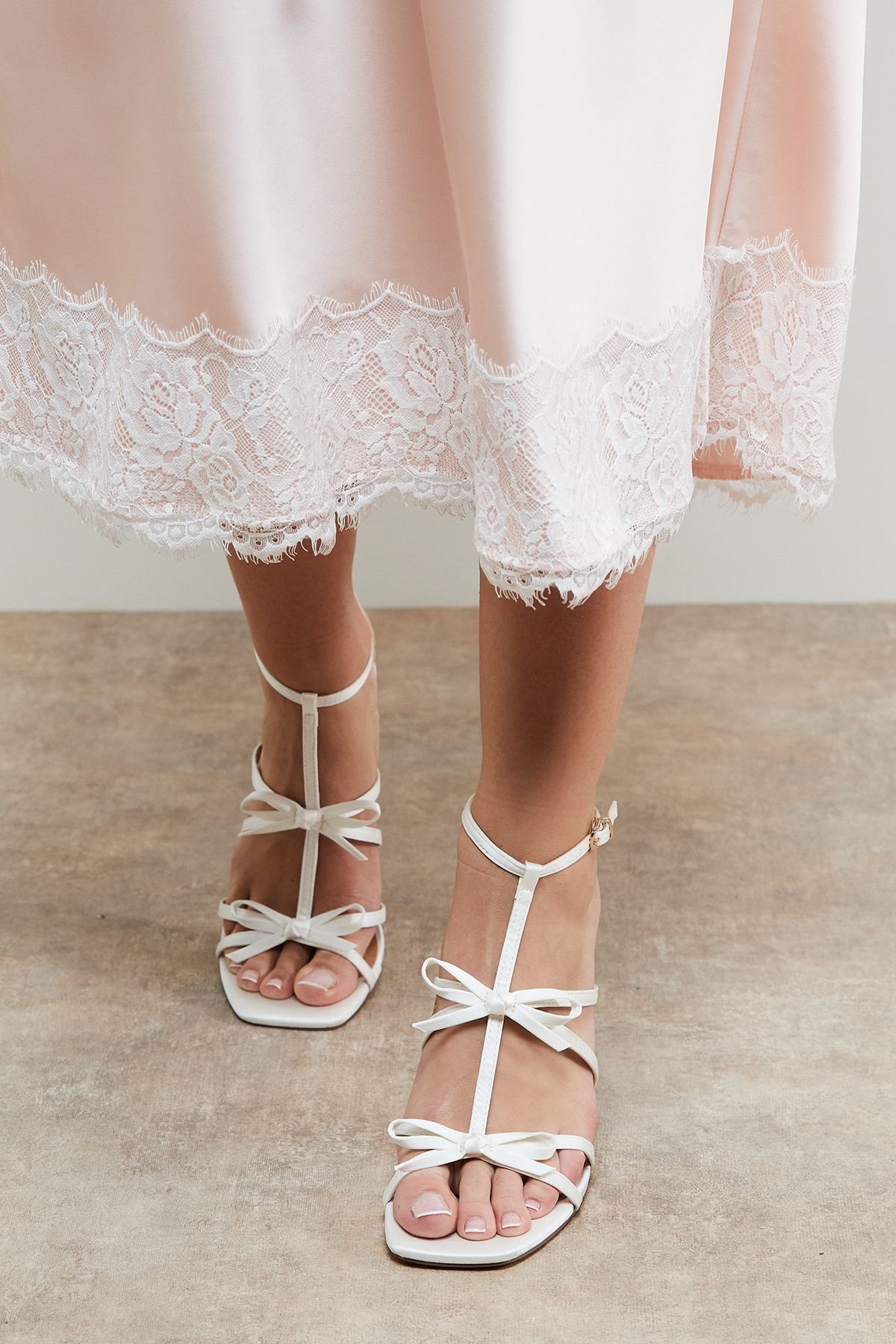 Oasis Oasis Women's Dalpha Satin Bow Multi Strappy High Stiletto Heel Sandals in Ivory - 3