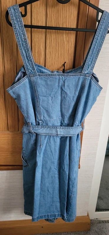 Dorothy Perkins Flattering Button through denim dress