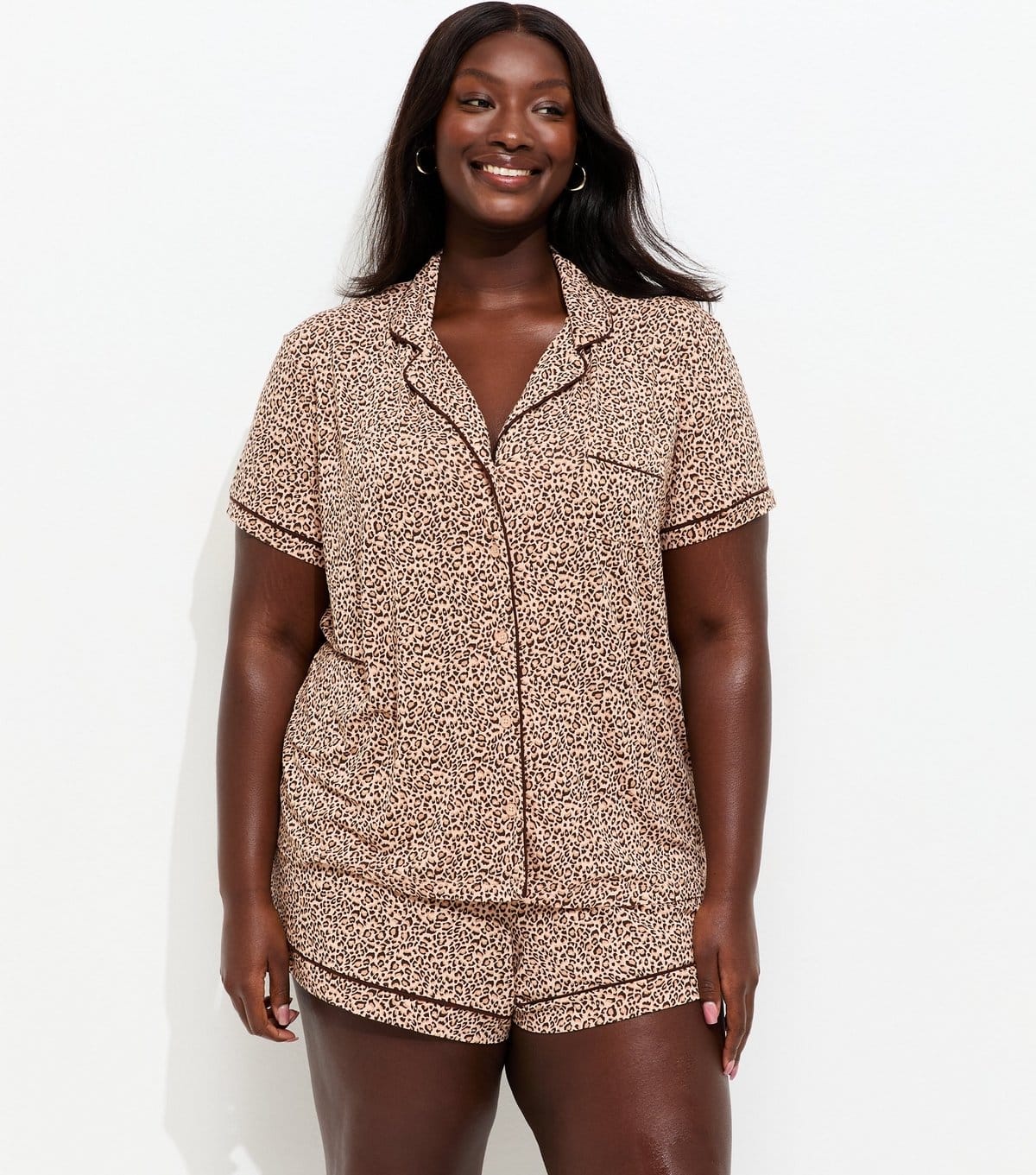 New Look Women's Plus Size Brown Leopard Print Revere Collar Pyjama Shorts Set Curves New Look - 1