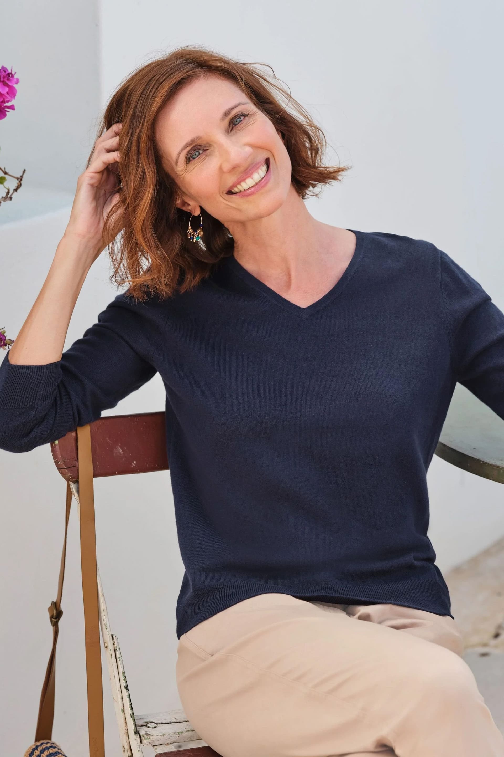WoolOvers WoolOvers Navy Cashmere & Merino V Neck Jumper