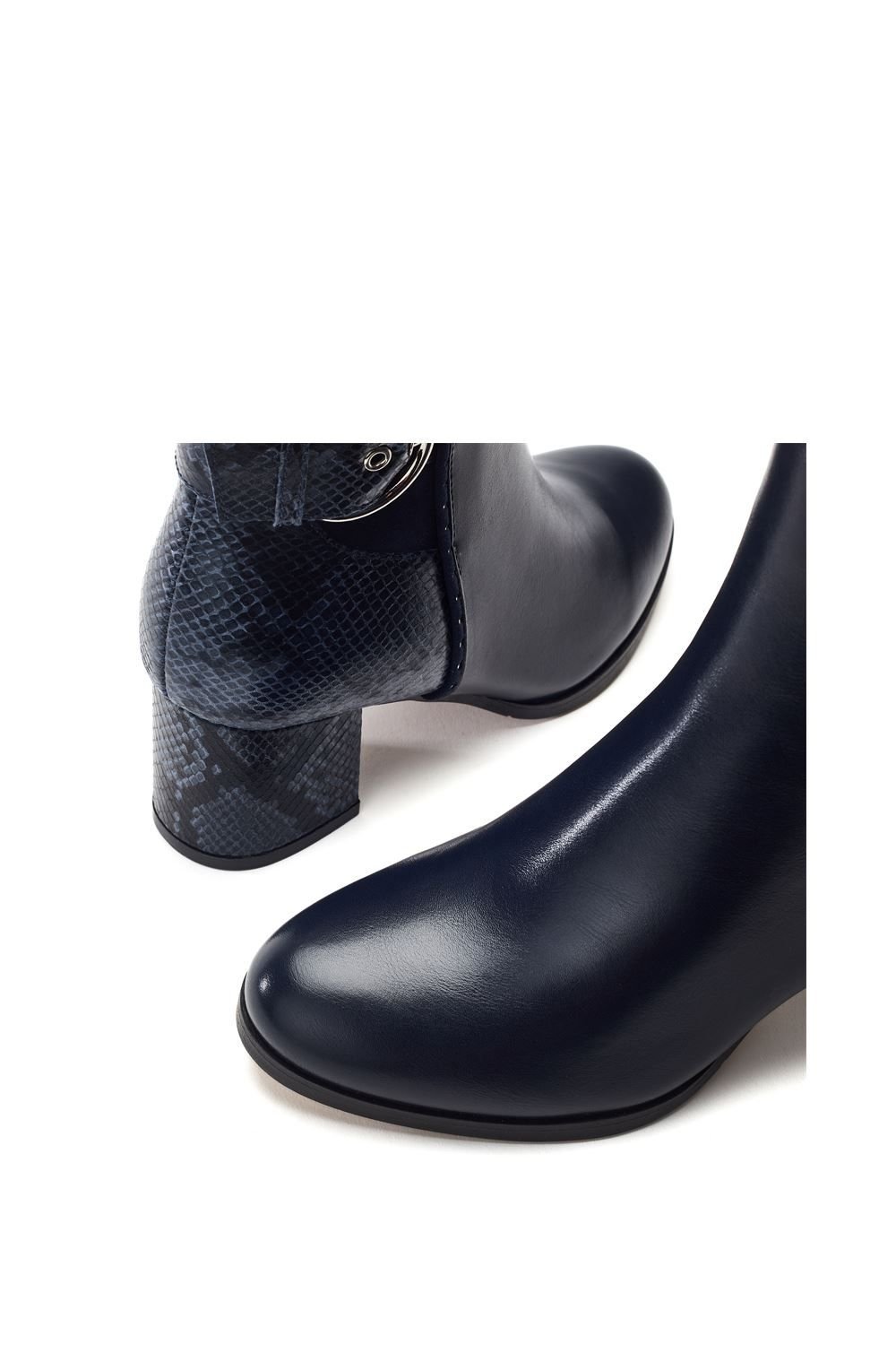 Moda In Pelle Moda In Pelle Women's 'Panay' Porvair Ankle Boots in Navy - 4