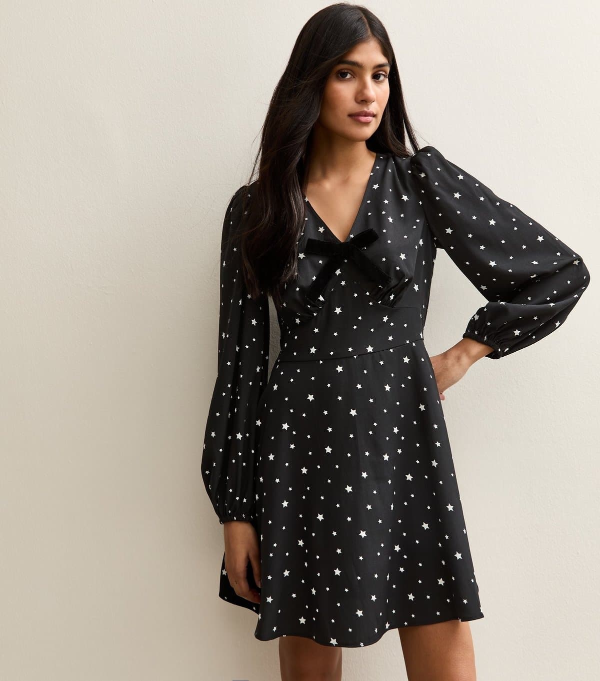 New Look Women's Black Star Bow Long Sleeve A-line Mini Dress New Look
