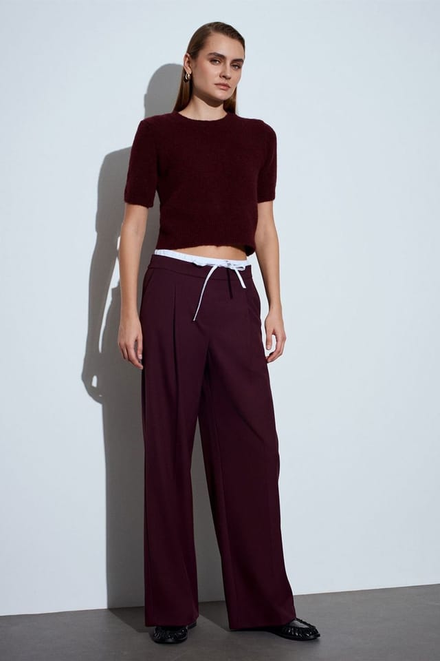 Dilvin Dilvin Women's Wide-Leg Crepe Trousers in Burgundy - 2