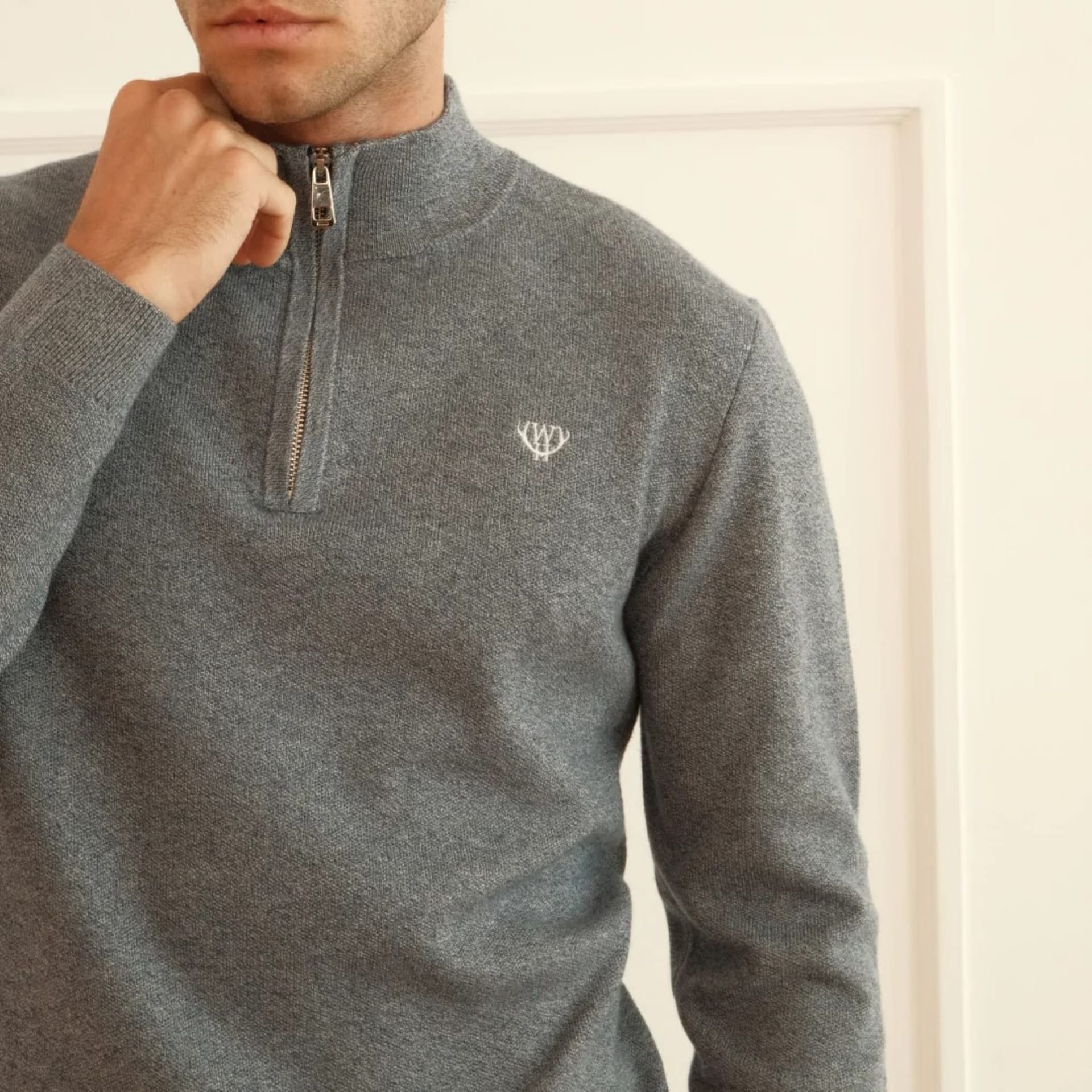 Walker & Hunt Walker & Hunt Men's Huxley Quarter Zip in Blue - 4