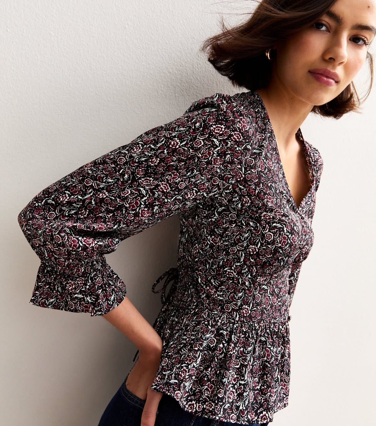 New Look New Look Black Floral Print V-Neck Blouse