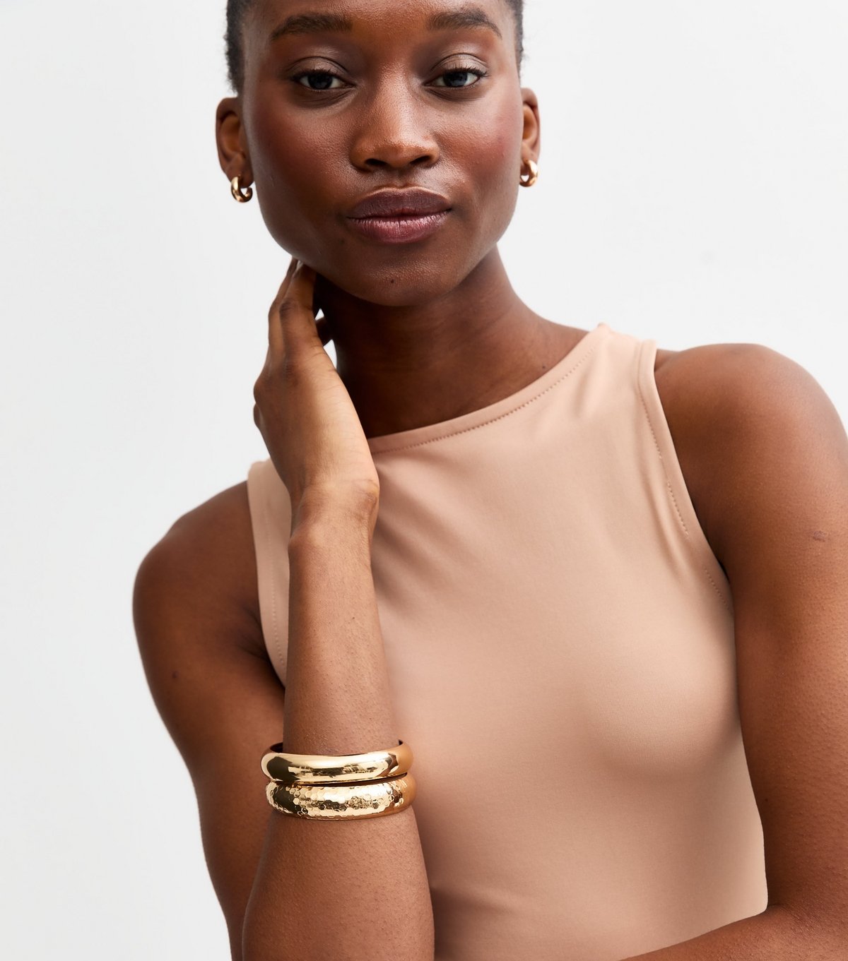 New Look Pack of 2 Gold Tone Chunky Bangles New Look - 3