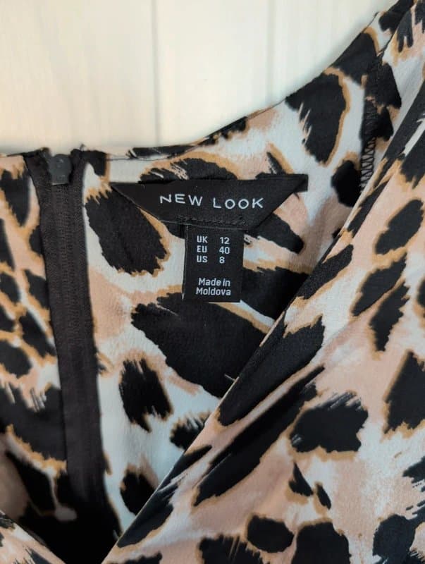 New Look New Look Leopard Print Midi Dress Size 12 V-Neck Flutter Sleeve VGC