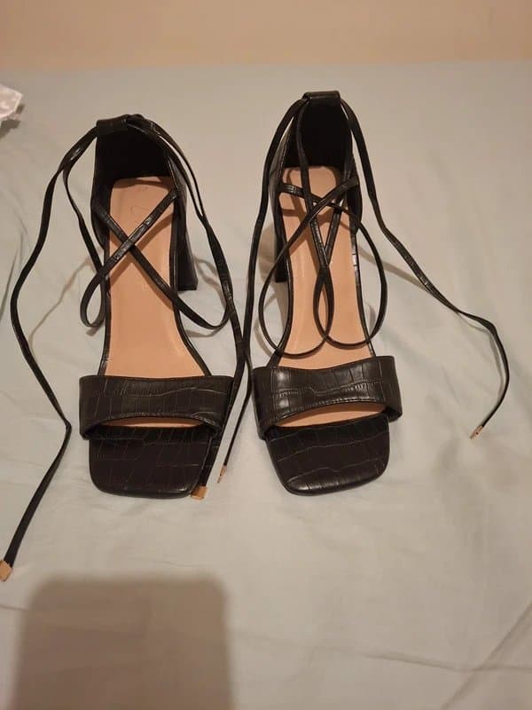 New Look Womens black strappy heels new look size 7