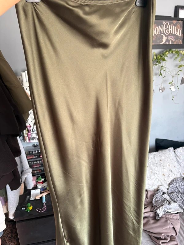 New Look Khaki green satin bias midi skirt new look size 16 - 1