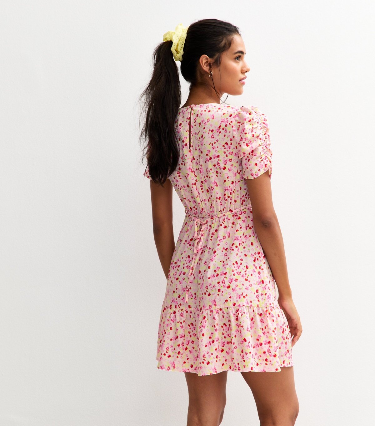 New Look Women's Pink Crepe Fruit and Strawberry Print Tiered Hem Mini Dress New Look - 4