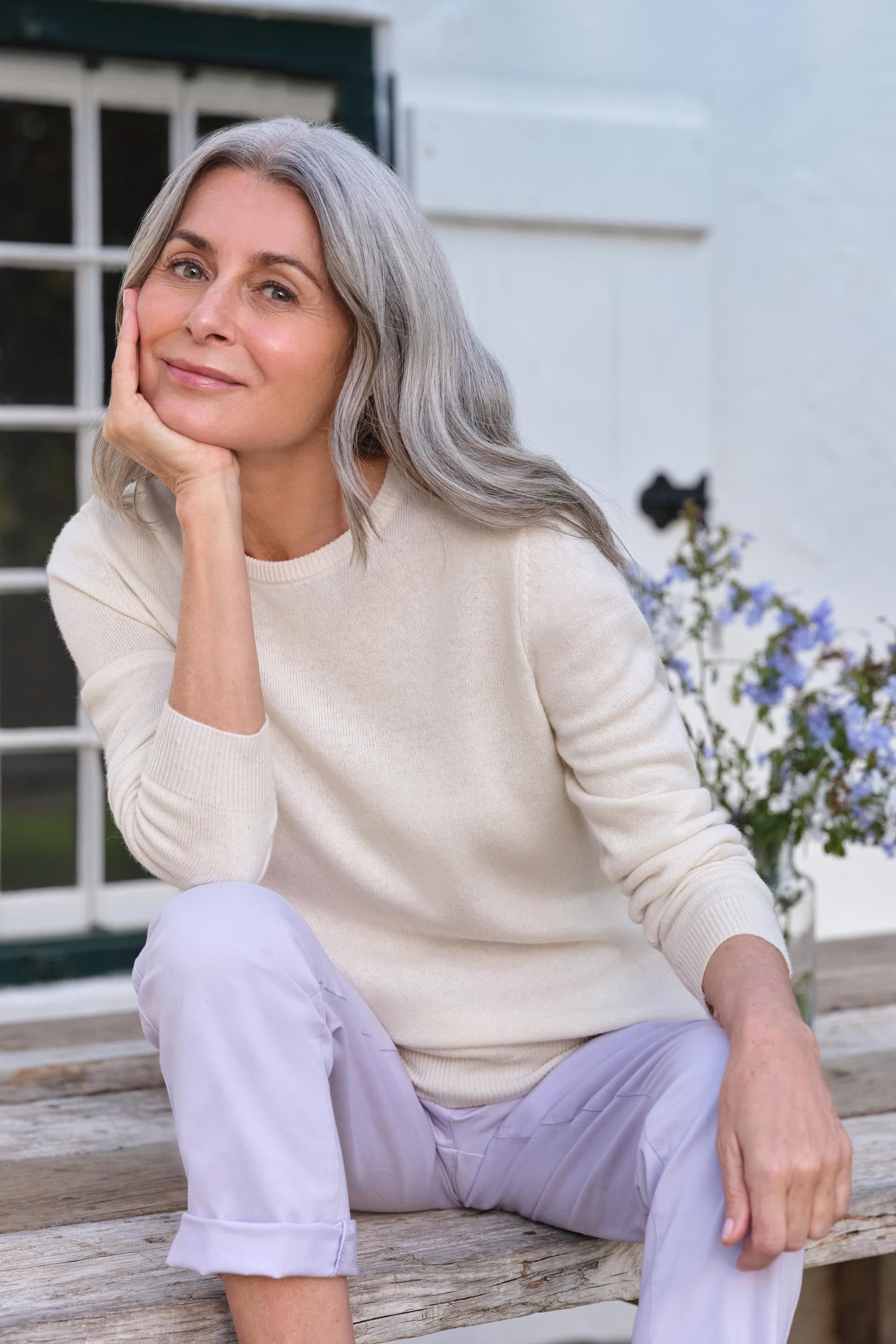 WoolOvers WoolOvers Women's Cashmere & Merino Crew Neck Jumper Womens in Cream