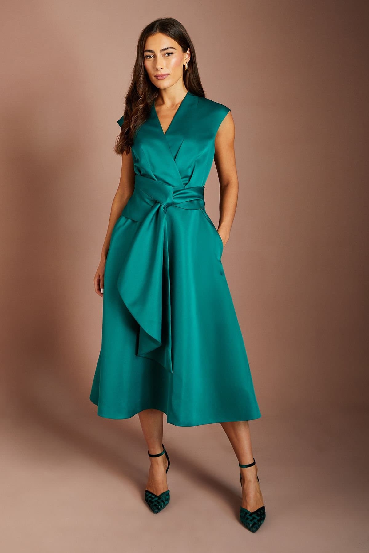 Coast Coast Women's Wrap Over Detail V Neck Sleeveless Midi Dress in Emerald