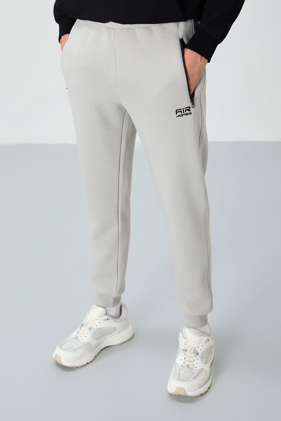 Tommy Life Tommy Life Men's Jogger Sweatpants in Light Grey - 4