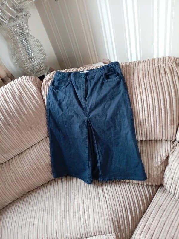 Per Una Ladies size 8 per una navy blue denim skirt