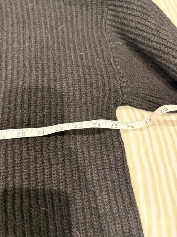 ASOS Design ASOS vneck knit sweater