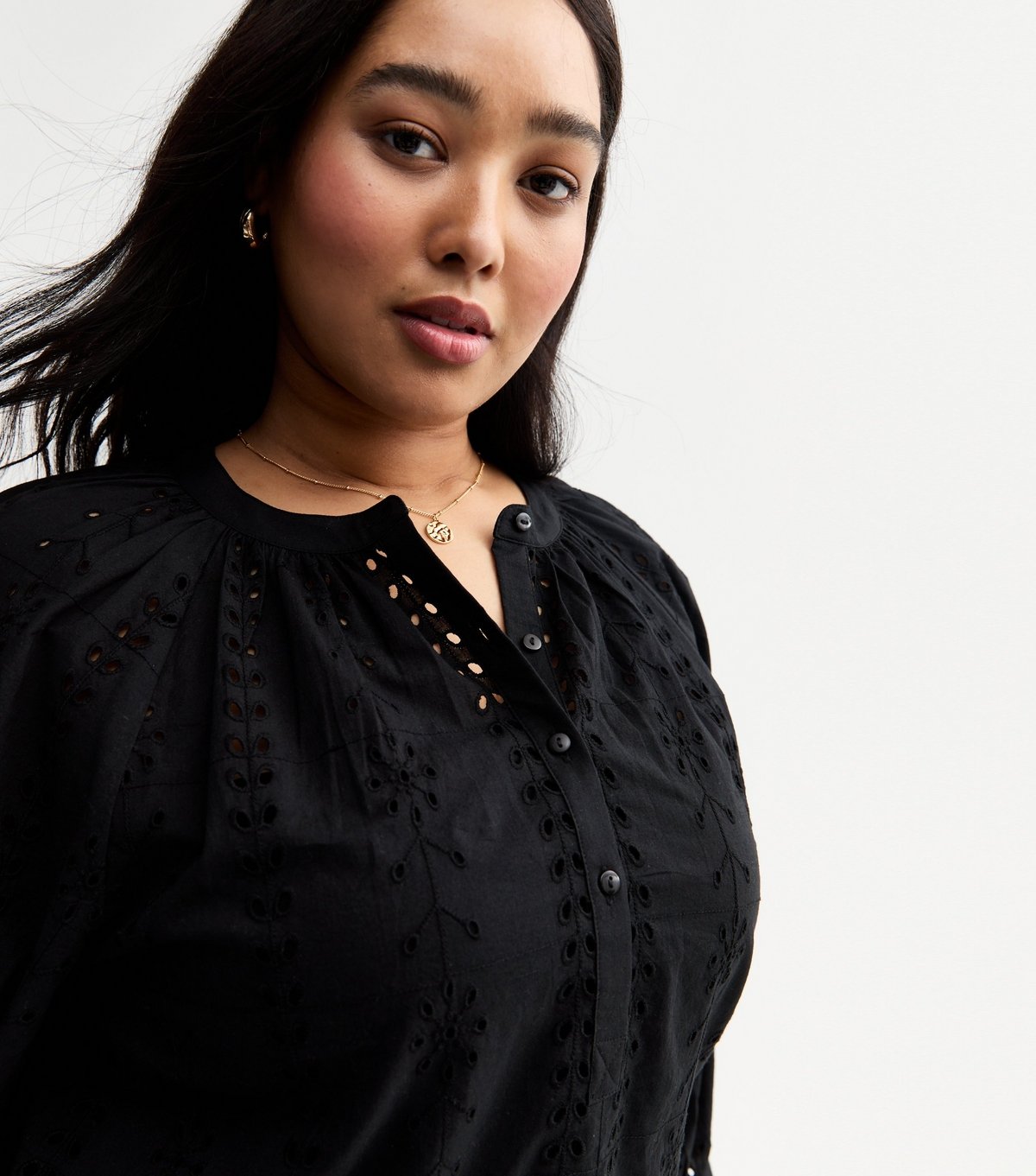 New Look Women's Plus Size Black Broderie Anglaise Cropped Sleeve Blouse Curves New Look - 2