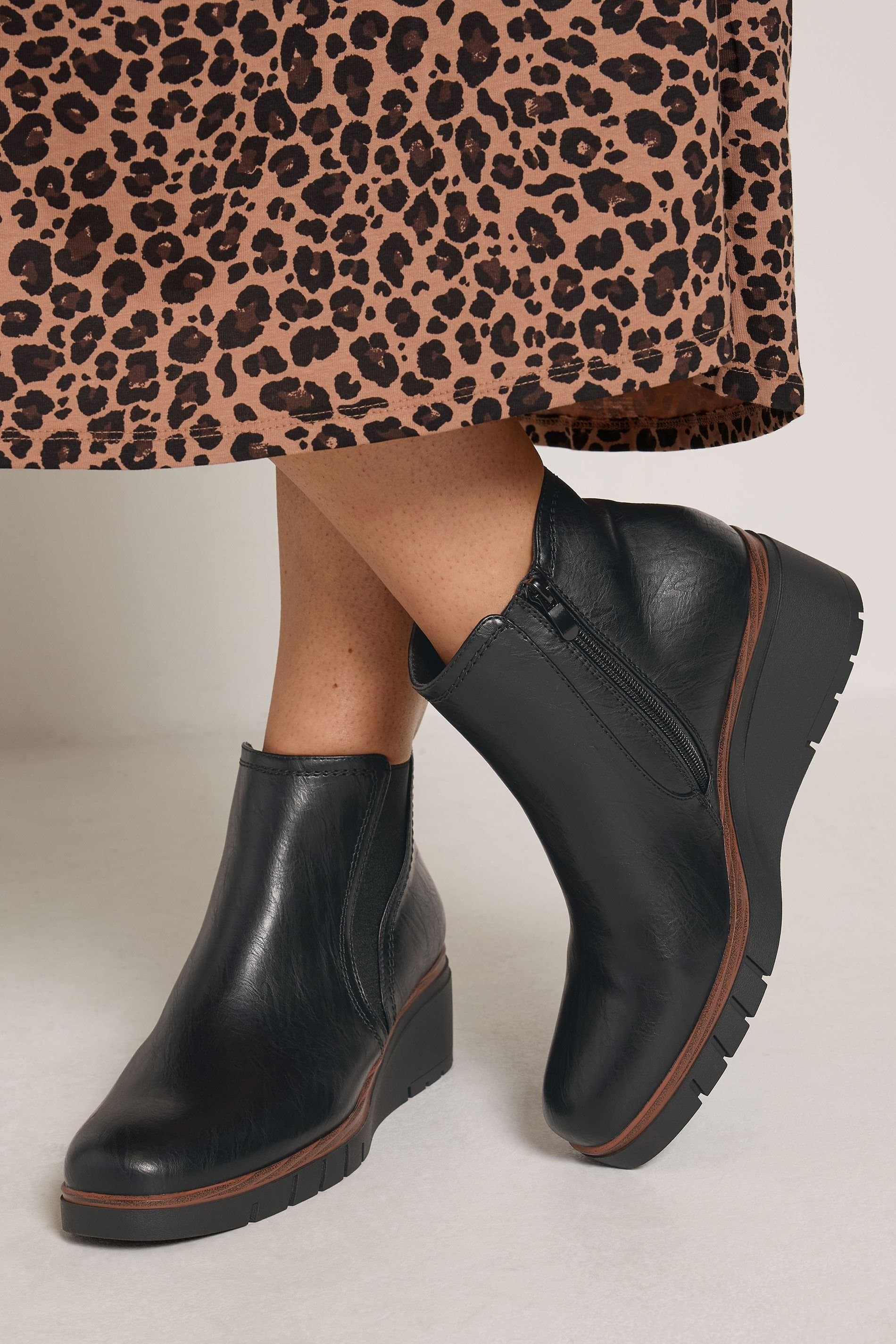 Yours Yours Women's Elasticated Panel Wedge Boots In Wide E & Extra Wide EEE Fit in Black