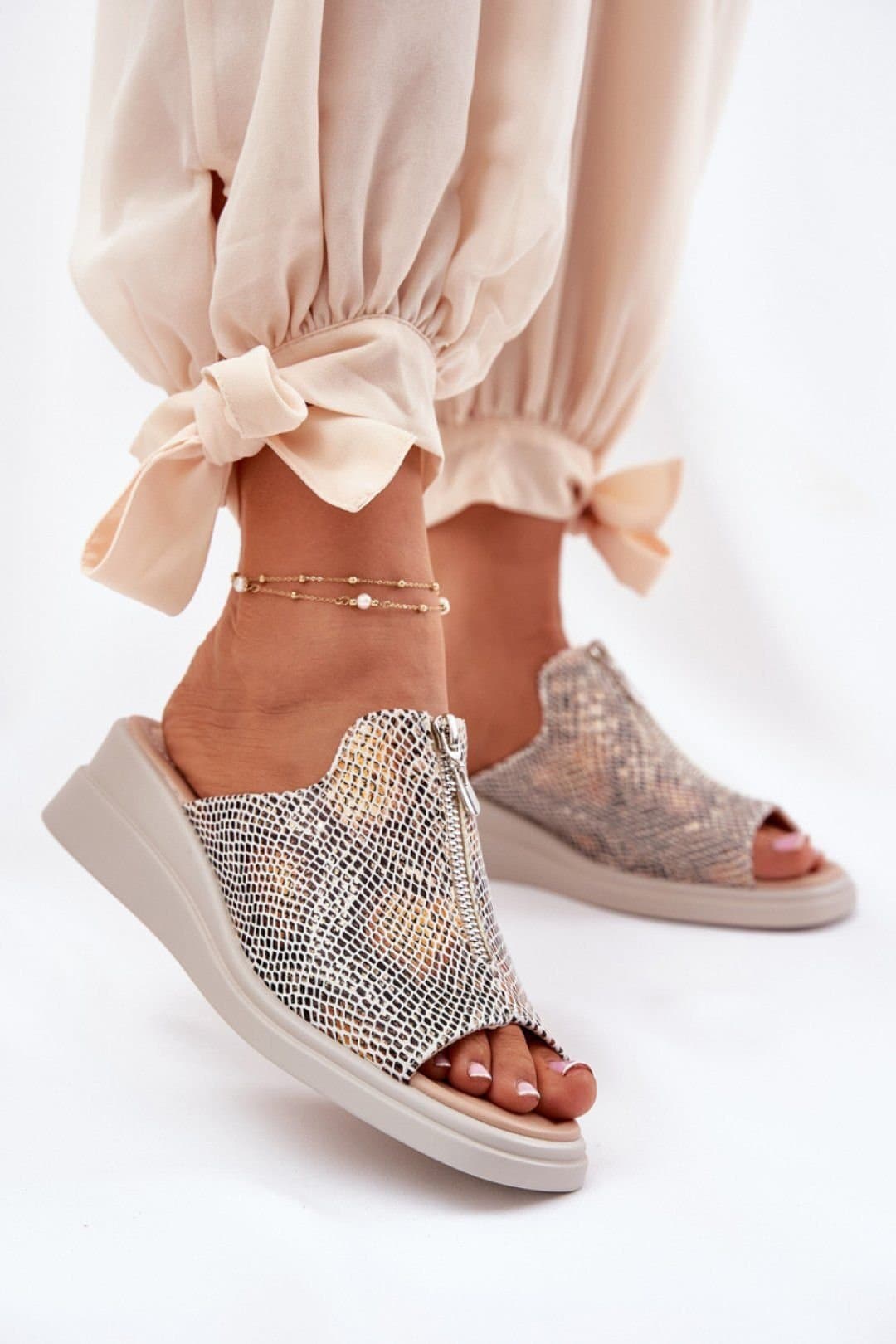 Love Lace Love Lace Women's Wedge Sandals With Decorative Zip Summer Style in Beige