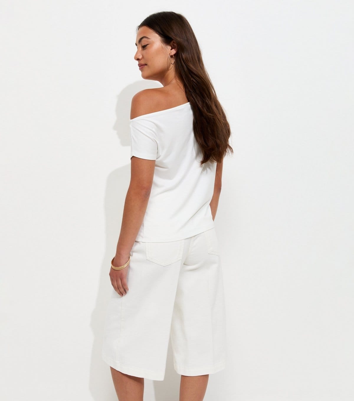 New Look Women's Off White Off The Shoulder T-Shirt New Look - 4