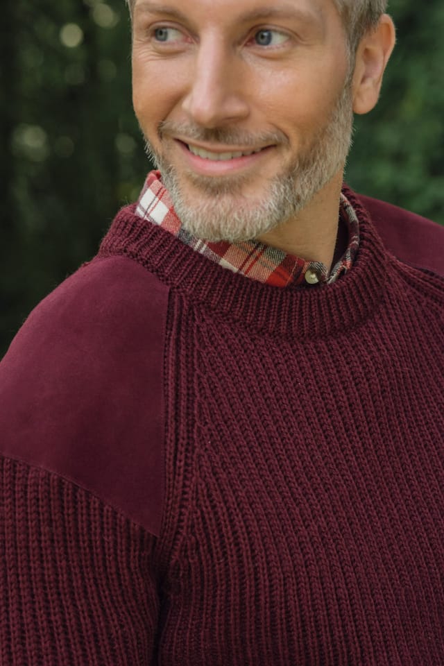 WoolOvers WoolOvers Men's Pure Wool Countryman Jumper in Burgundy - 2
