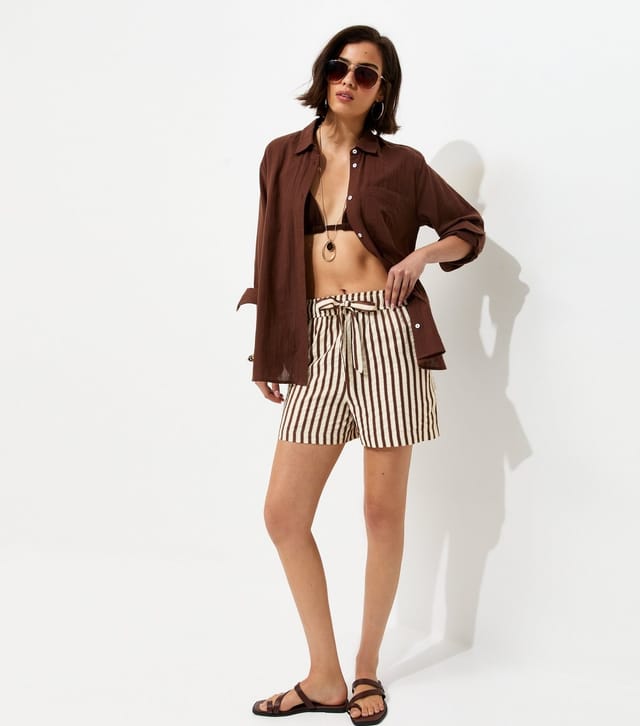 New Look Women's Brown Striped Seersucker Shorts New Look - 3