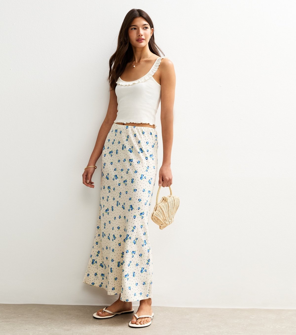 New Look Women's White Blueberry Print Bias Cut Midi Skirt New Look - 2