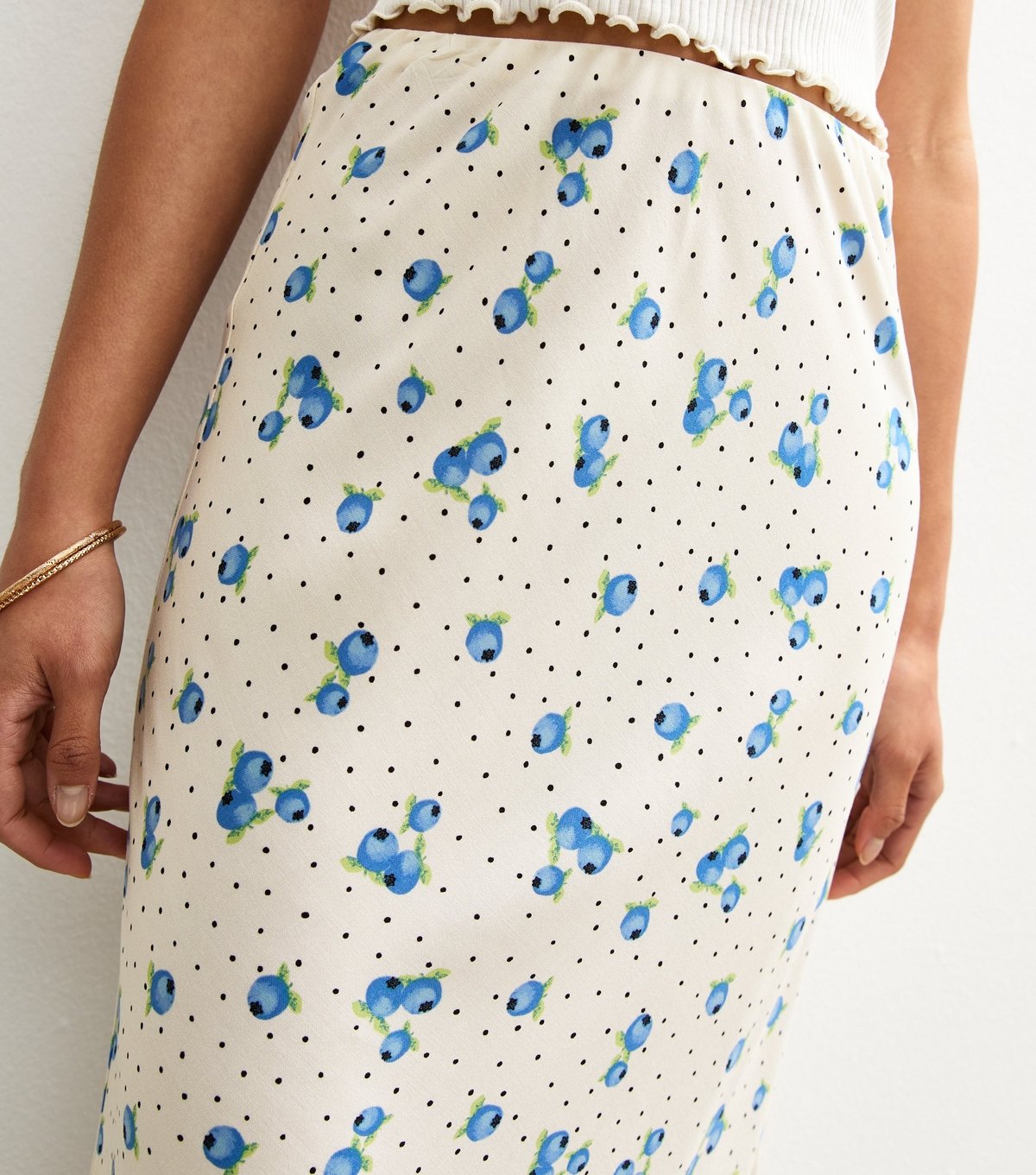 New Look Women's White Blueberry Print Bias Cut Midi Skirt New Look - 3