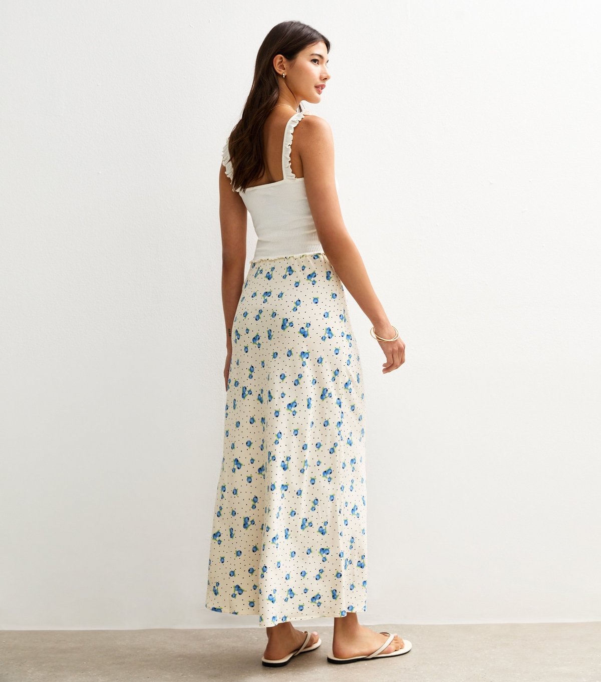 New Look Women's White Blueberry Print Bias Cut Midi Skirt New Look - 4