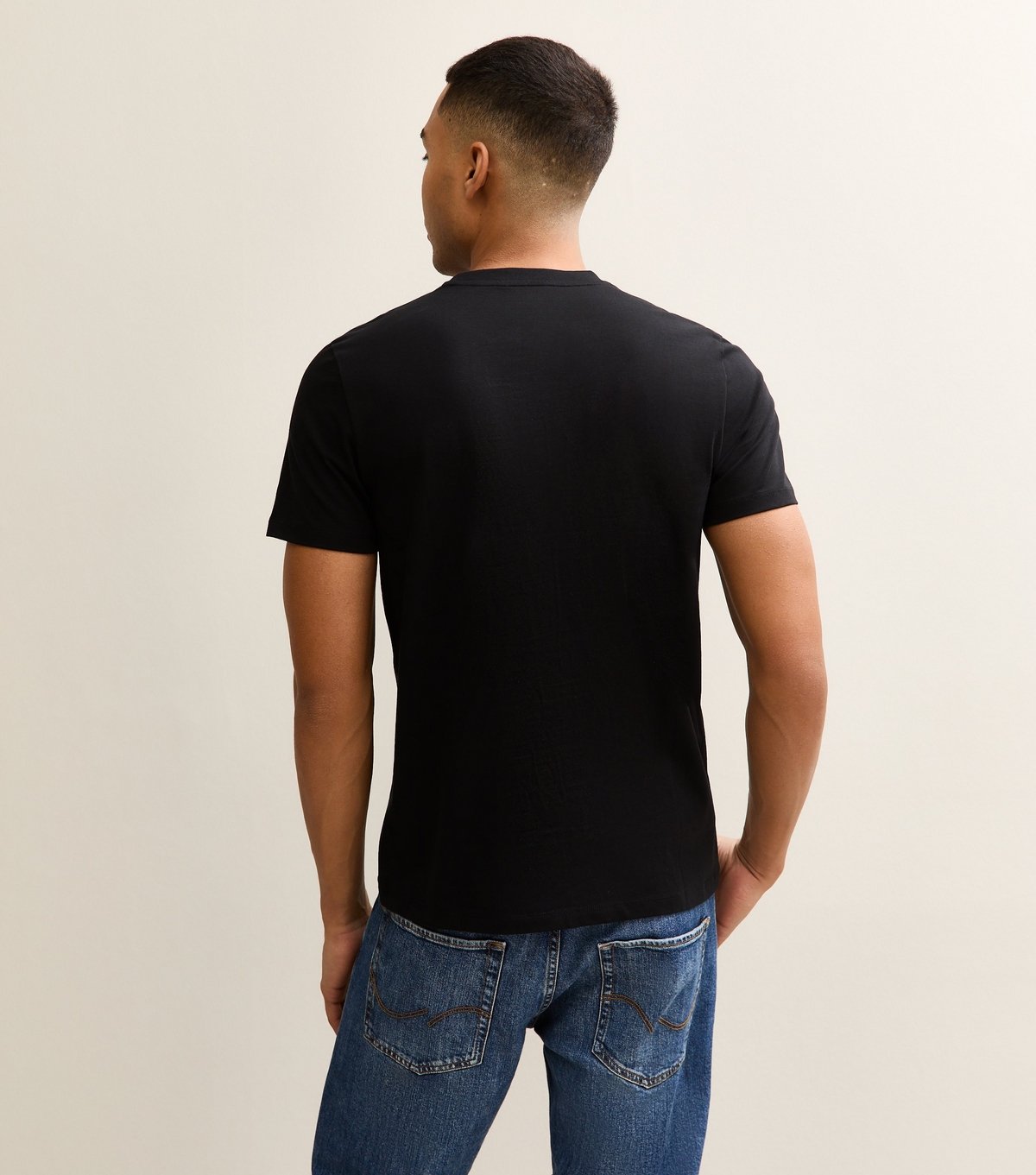 New Look Men's Black Regular Santa Beer Print T-Shirt New Look - 4