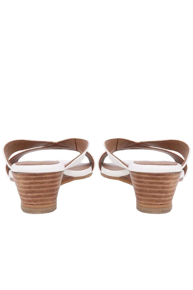 Jones Bootmaker Jones Bootmaker Women's Klevina2 Mules in White - 3