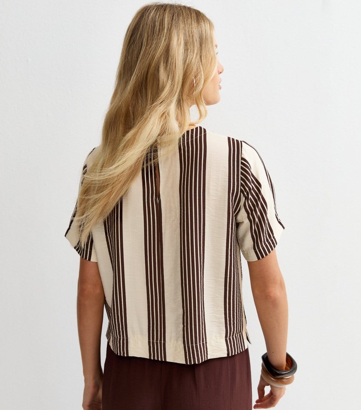 New Look Women's White and Brown Stripe Crew T-Shirt New Look - 4
