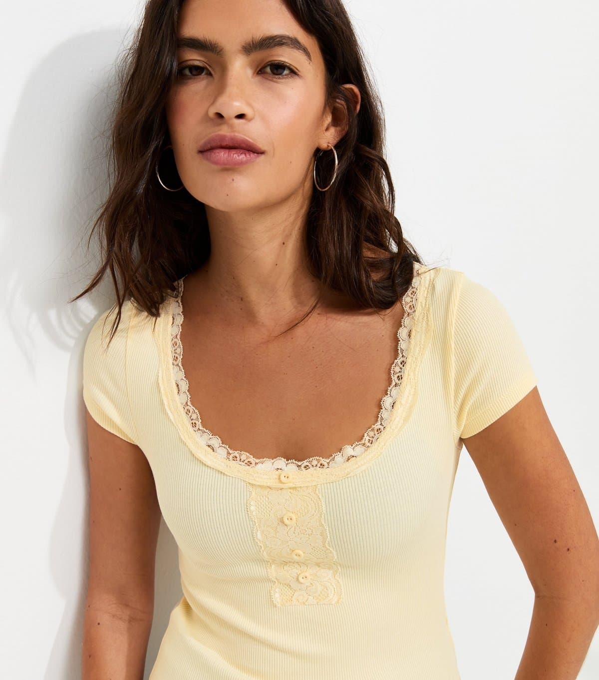 New Look Women's Light Yellow Cotton-Rich Rib Lace Trim Henley T-Shirt New Look