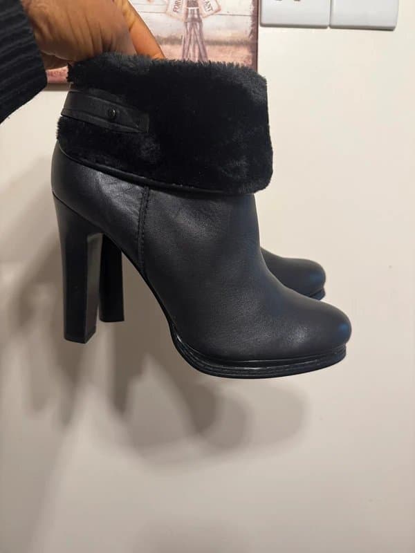 Autograph Autograph Insolia Black Leather Heeled Ankle Boots – Faux Fur Trim – UK 6.5 – Excellent Condition
