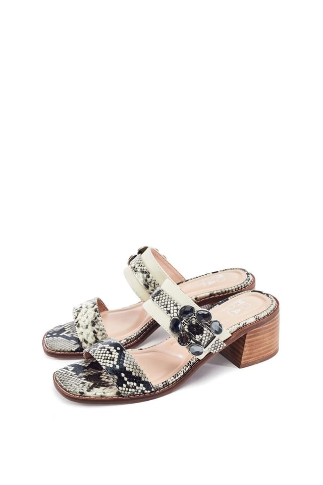 Moda In Pelle Moda In Pelle Women's 'Mallorie' Porvair Sandals in Grey - 2