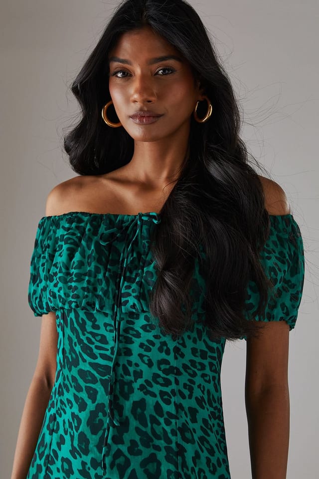 Warehouse Warehouse Women's Chiffon Bardot Godet Insert Milkmaid Midi Dress in Green - 2