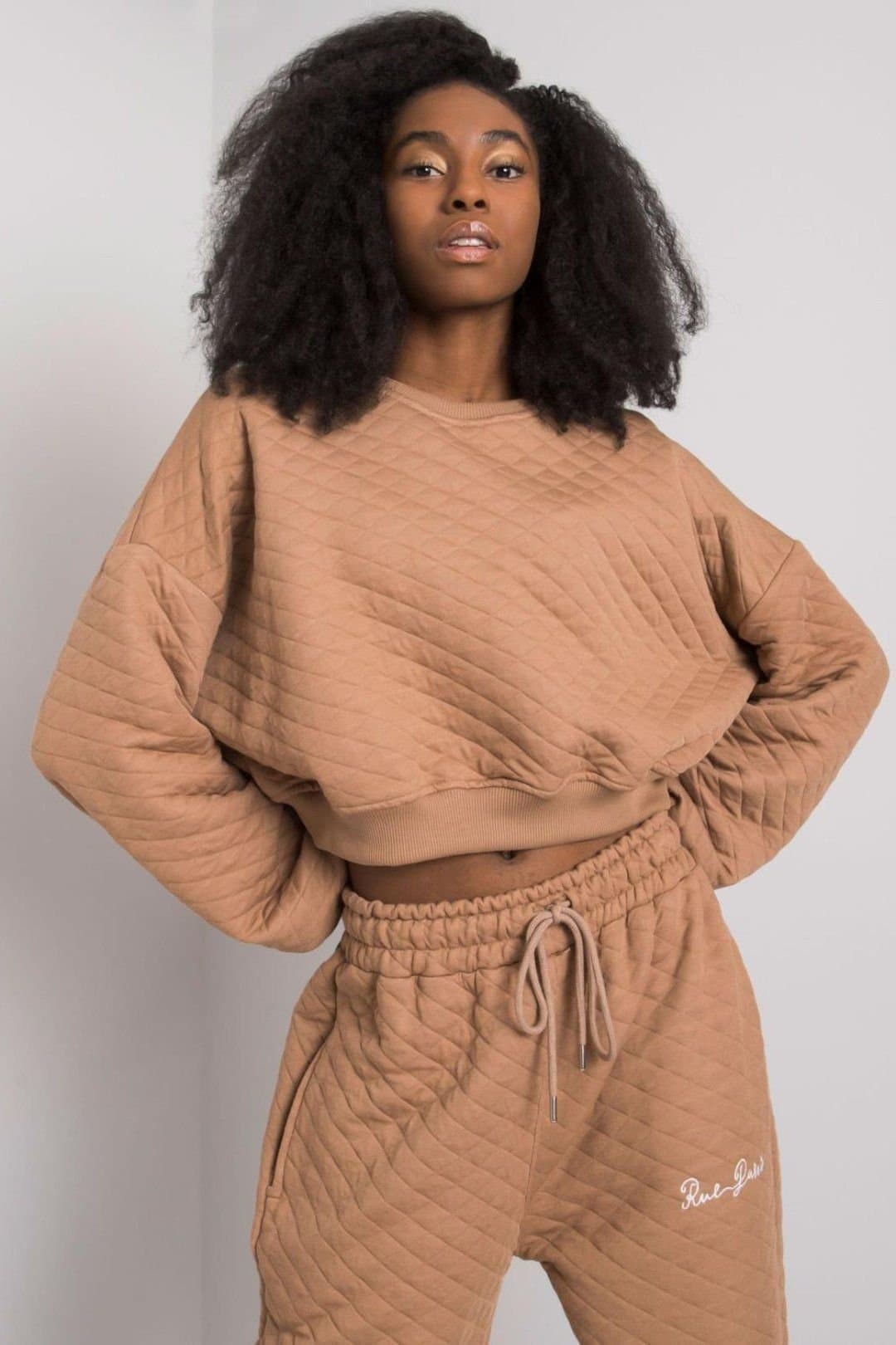 Love Lace Love Lace Women's Quilted Short Long Sleeve Sweatshirt Rib Hem in Brown