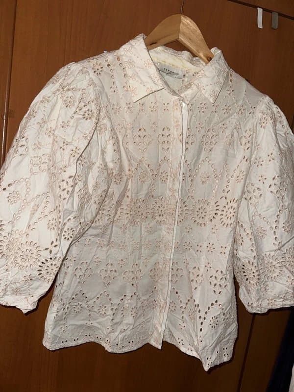 Topshop White and beige eyelet broderie shirt puff sleeve size 10