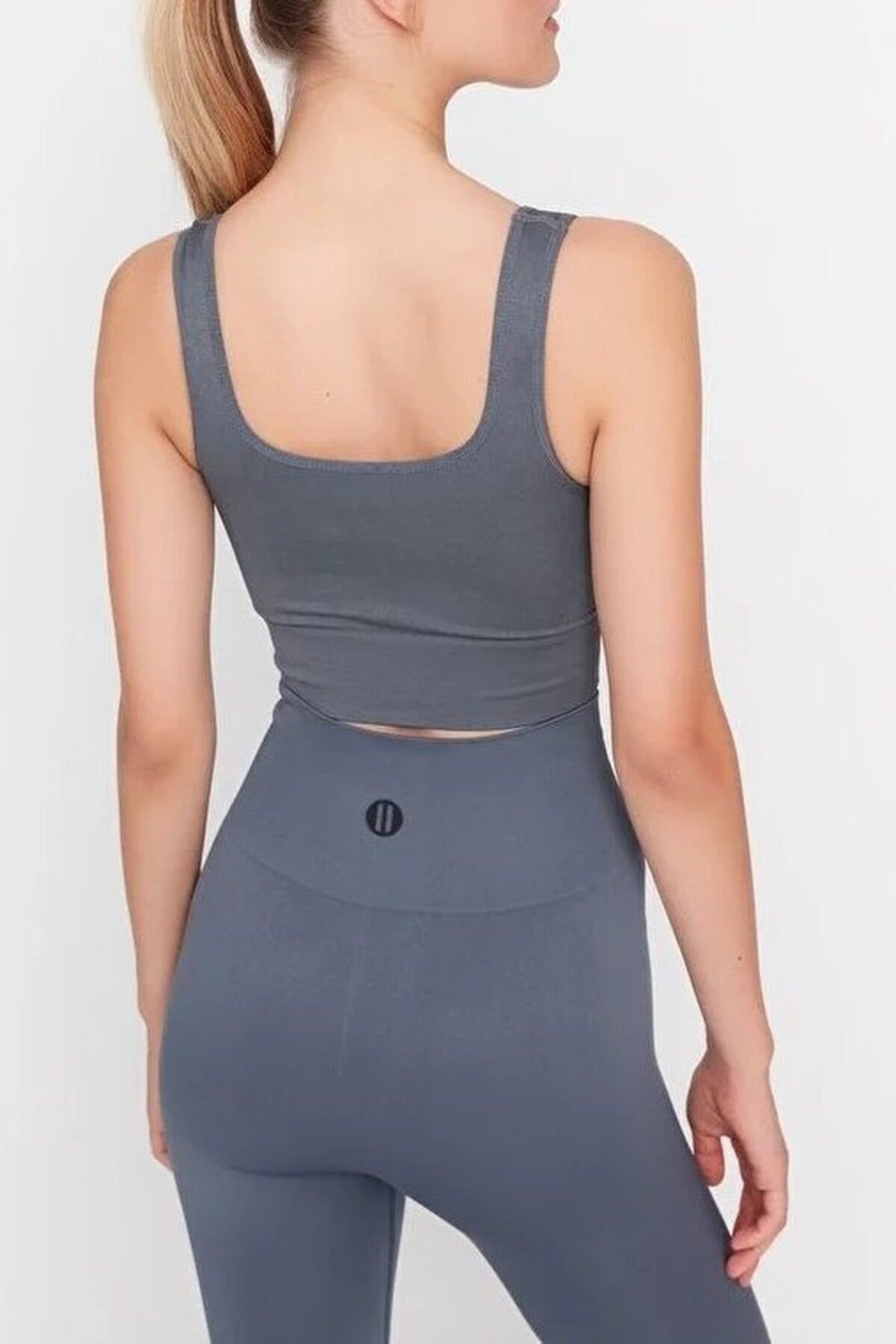 WOVCOR WOVCOR Women's Seamless Scoop Neck Wide Strap Supportive Sports Bra in Dark Grey - 3