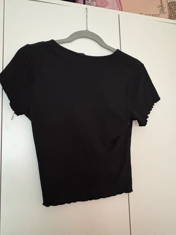 New Look Black ruched crop top