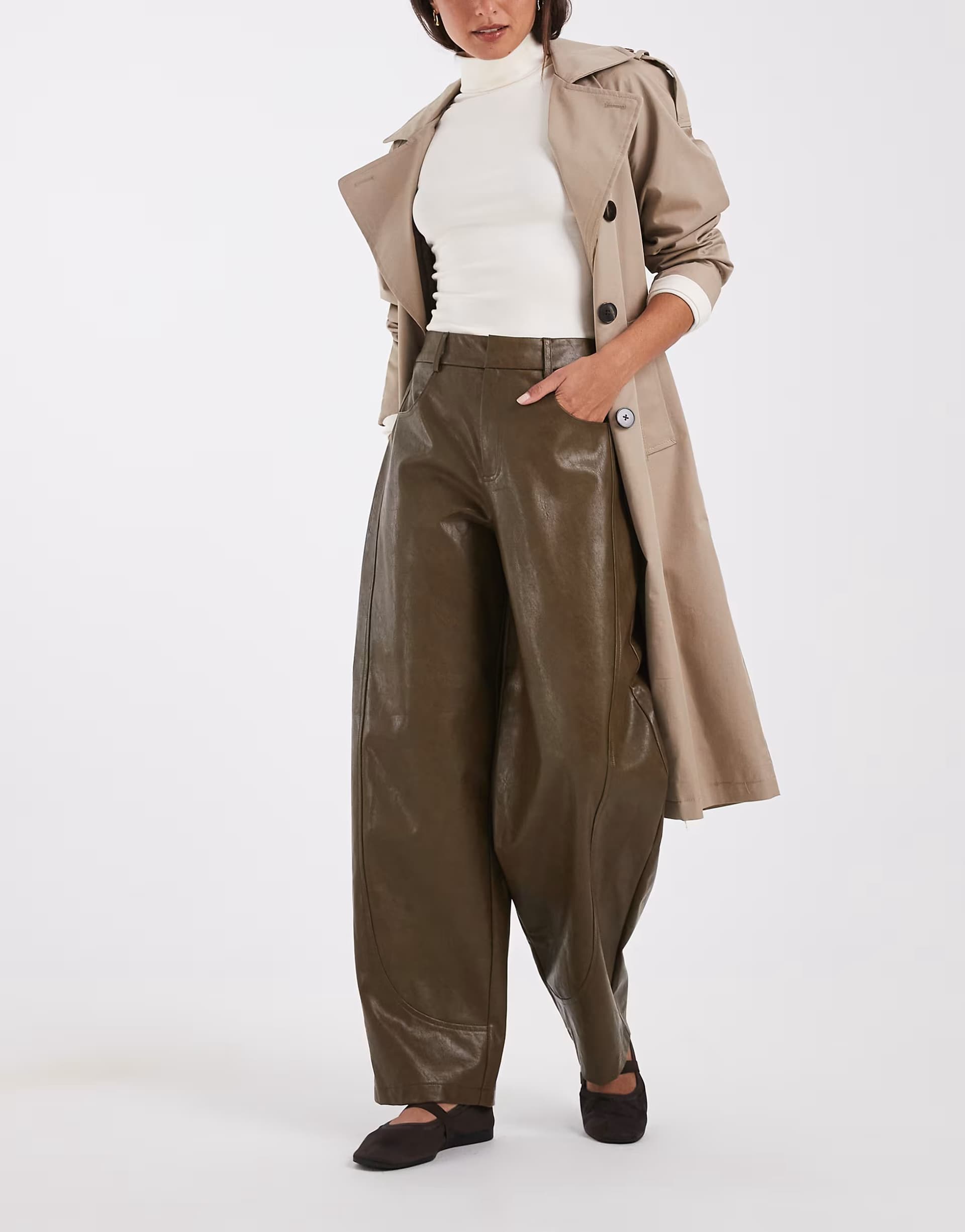 ASOS ASOS DESIGN Tailored faux leather barrel trousers in khaki