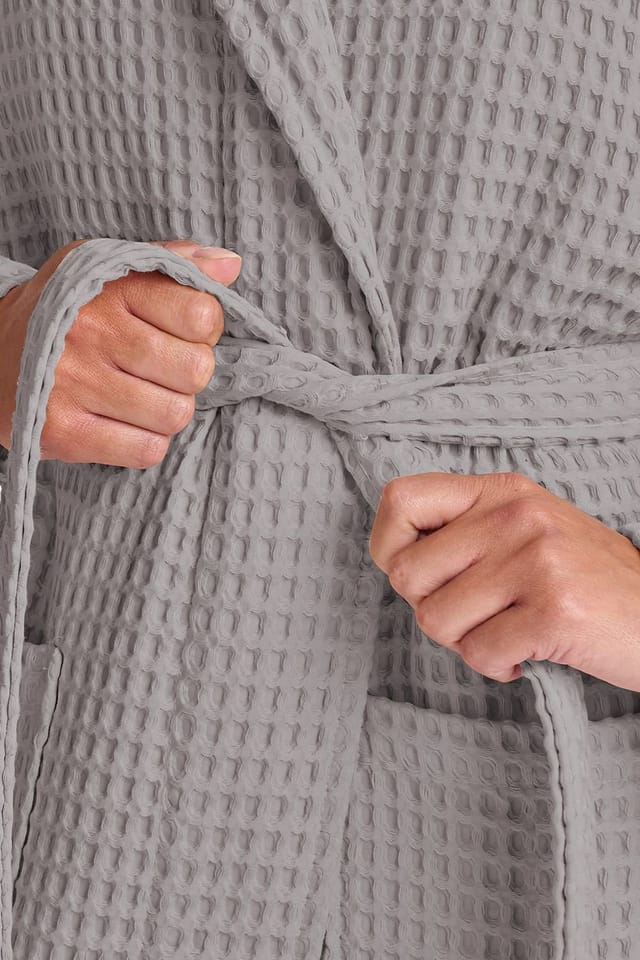 Christy CHRISTY Women's 'Waffle' 100% Turkish Cotton Kimono Style Bathrobe in Grey - 3