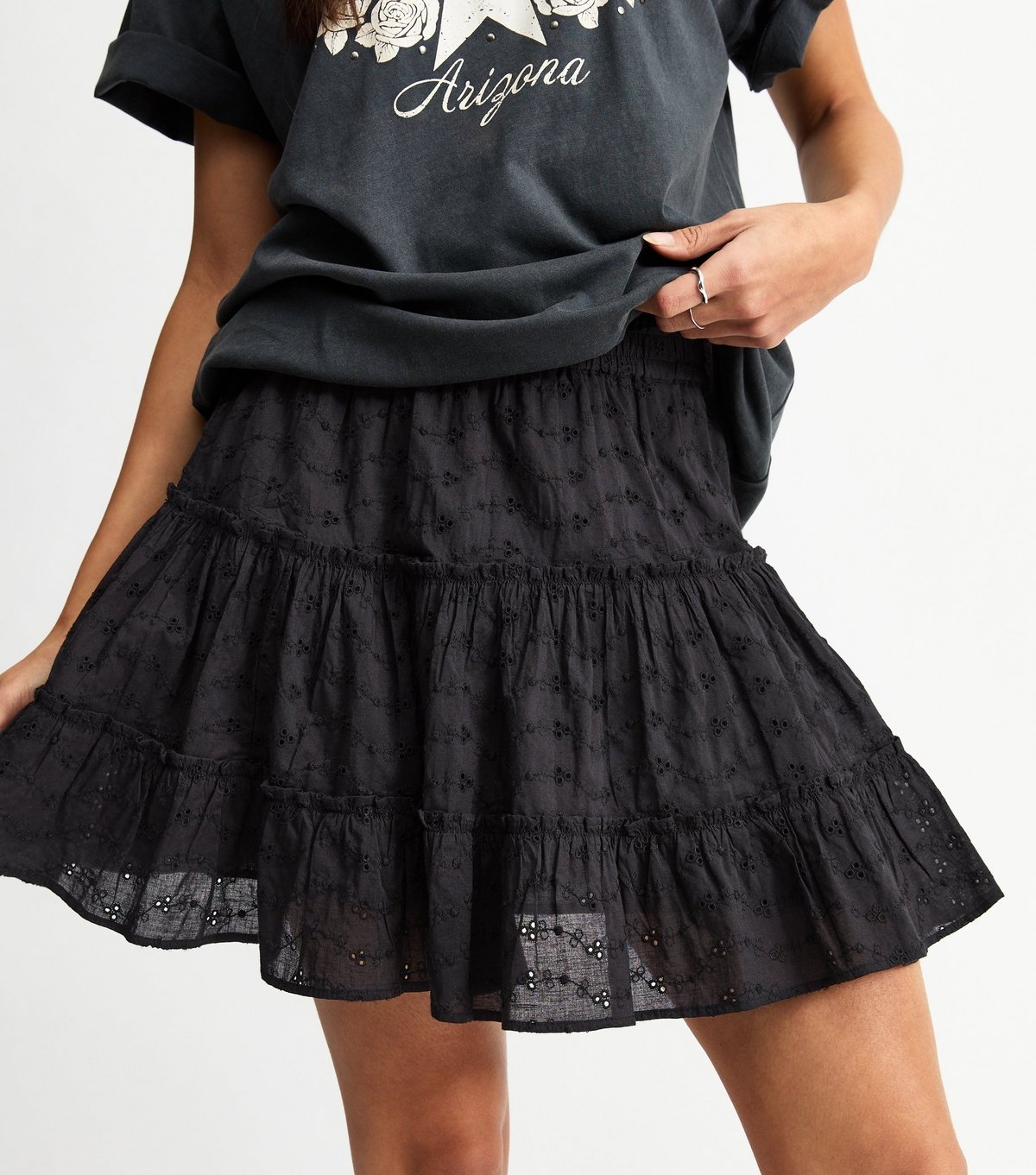 New Look Women's Black Broderie Anglaise Tiered Mini Skirt New Look - 3