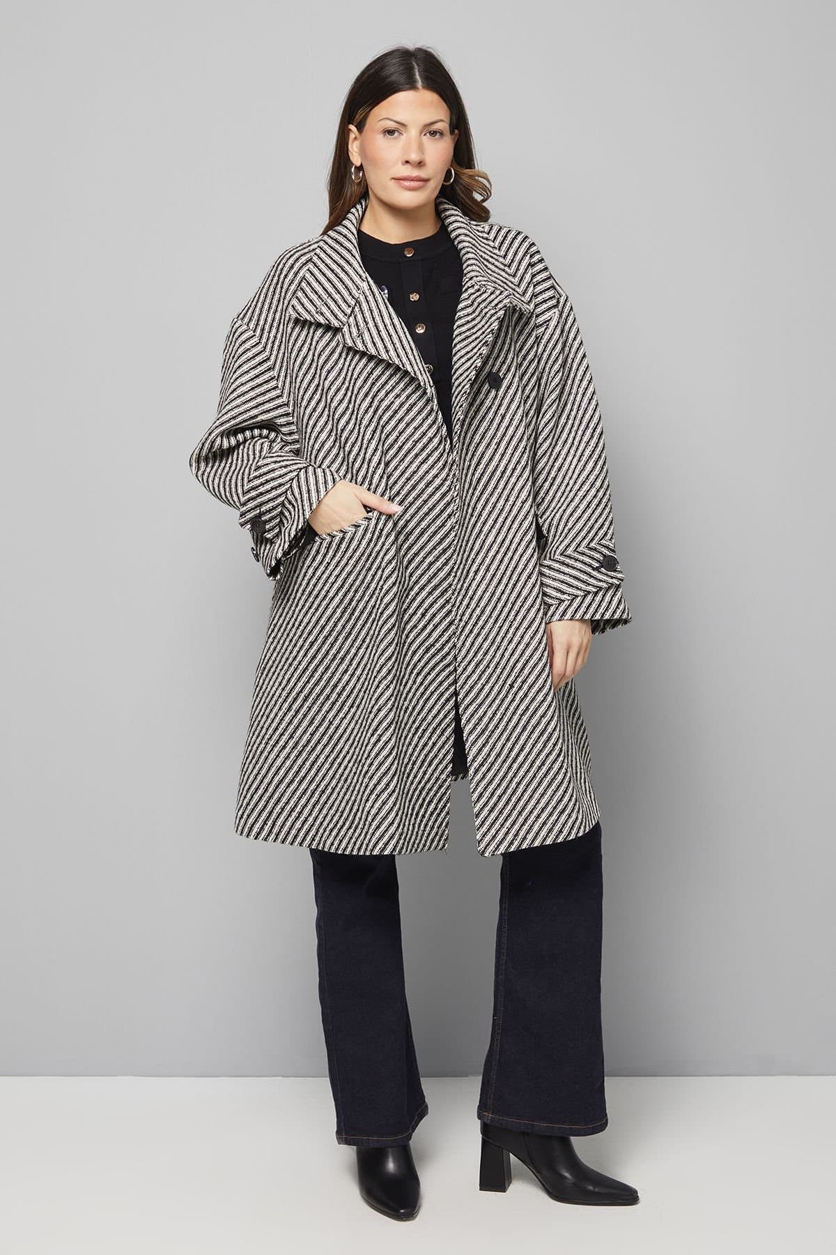 Wallis Wallis Women's Short Funnel Neck Twill Coat in Mono