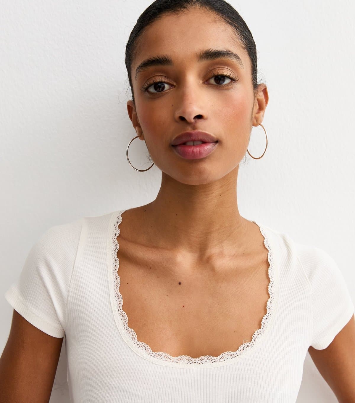 New Look Women's Cream Lace Trim Scoop Neck T-Shirt New Look