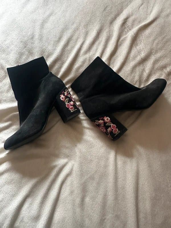 New Look Heeled embroidered boot