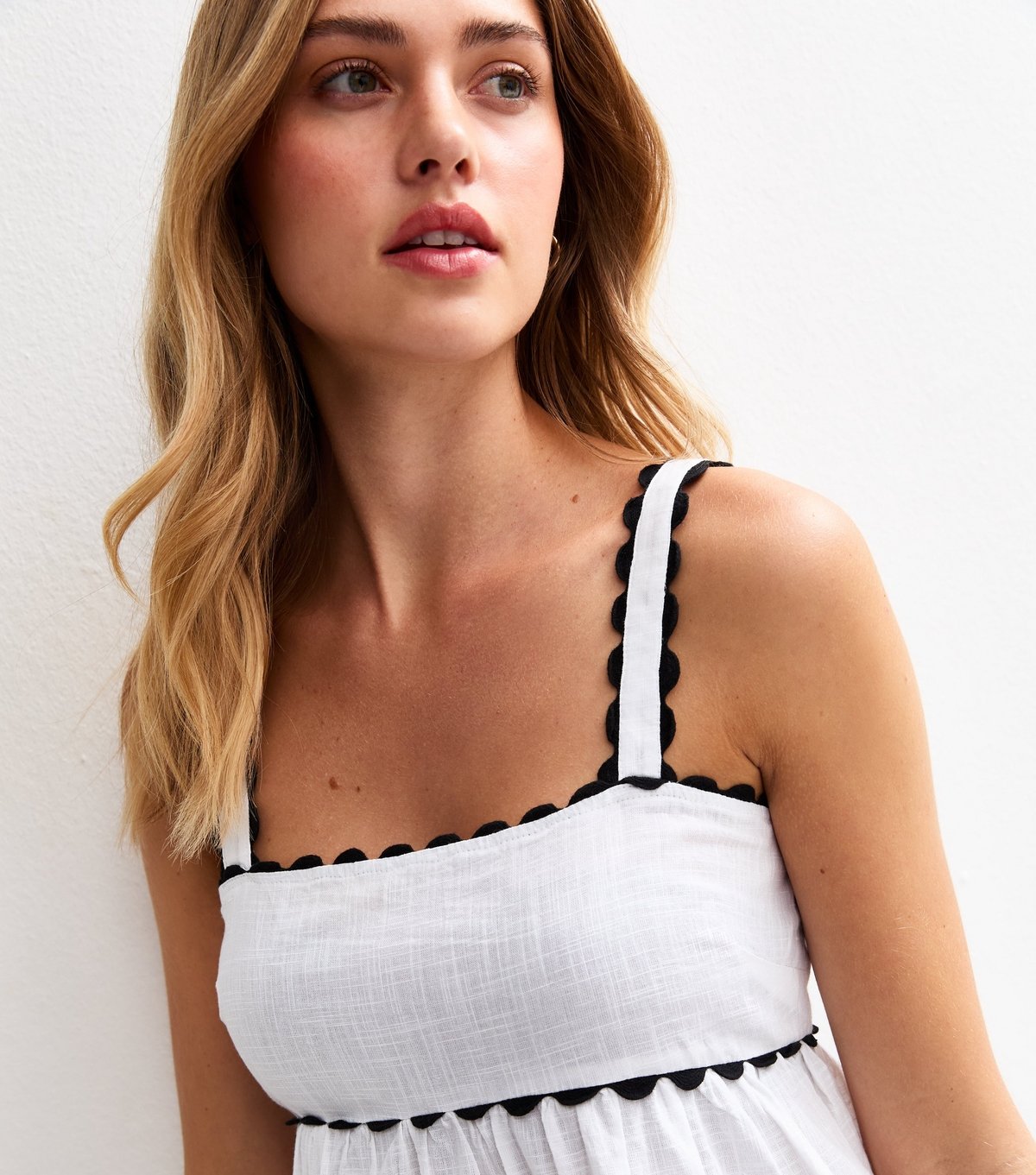 New Look Women's White Daisy Embroidered Cami Top New Look - 2