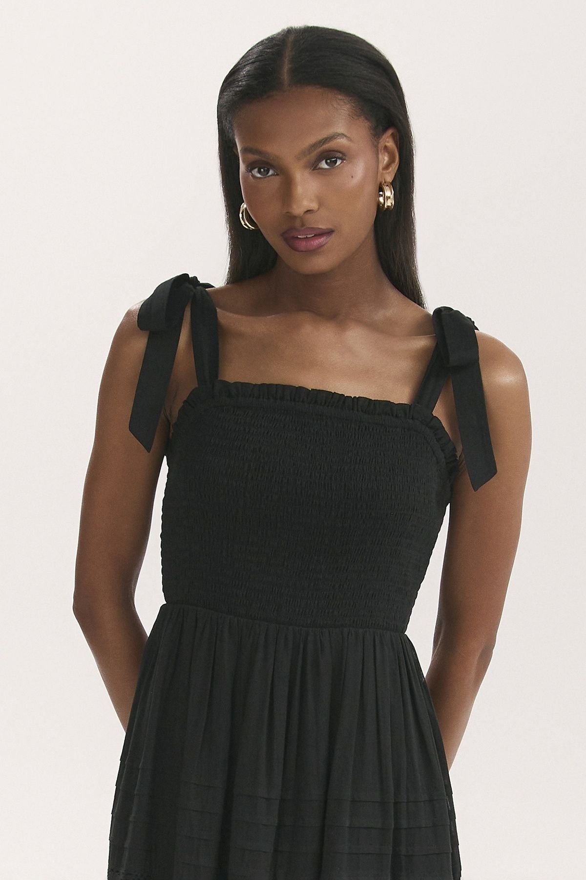 Finery London Finery London Women's Ebony Tiered Midi Dress in True Black - 4