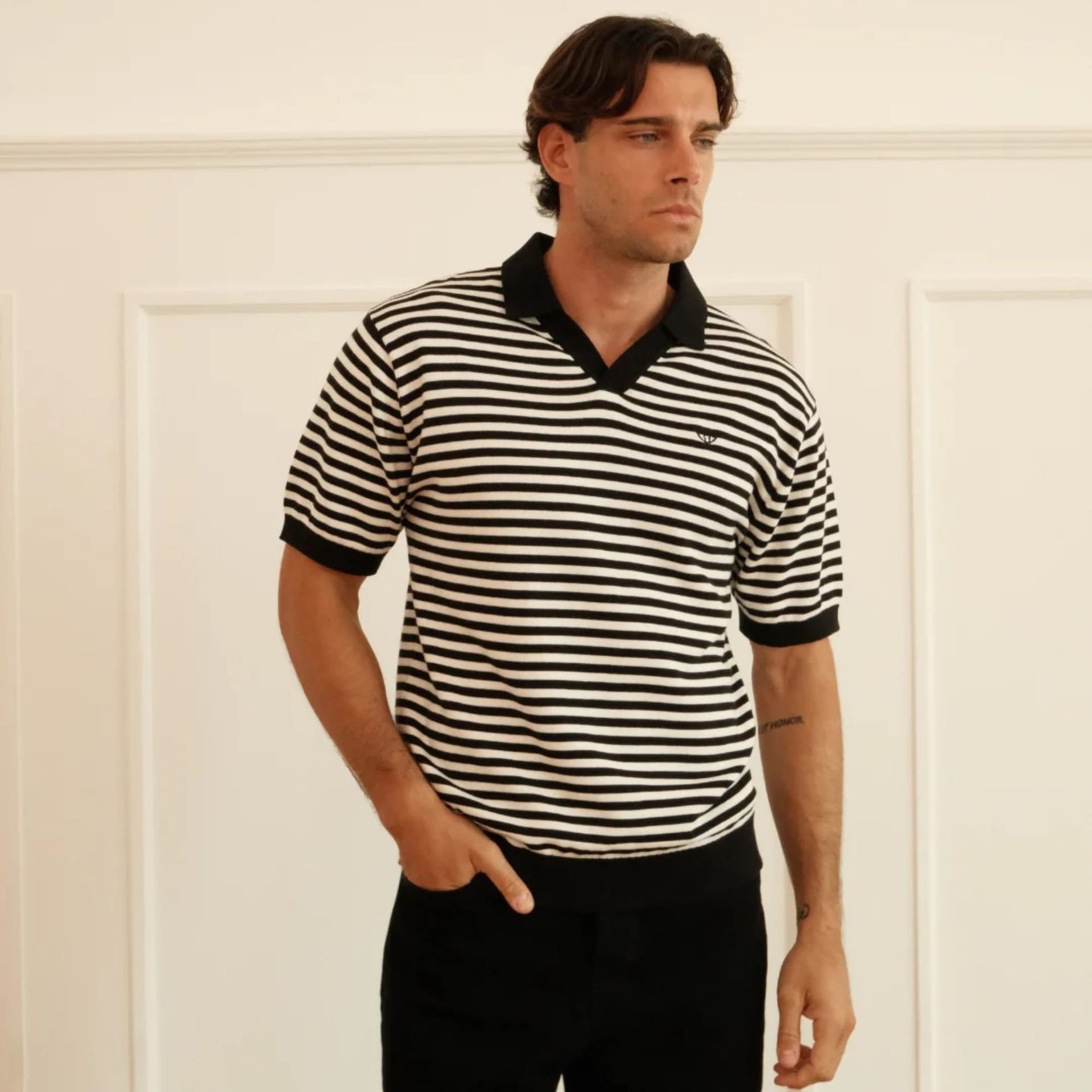 Walker & Hunt Walker & Hunt Men's Milton Striped Polo in Black - 4