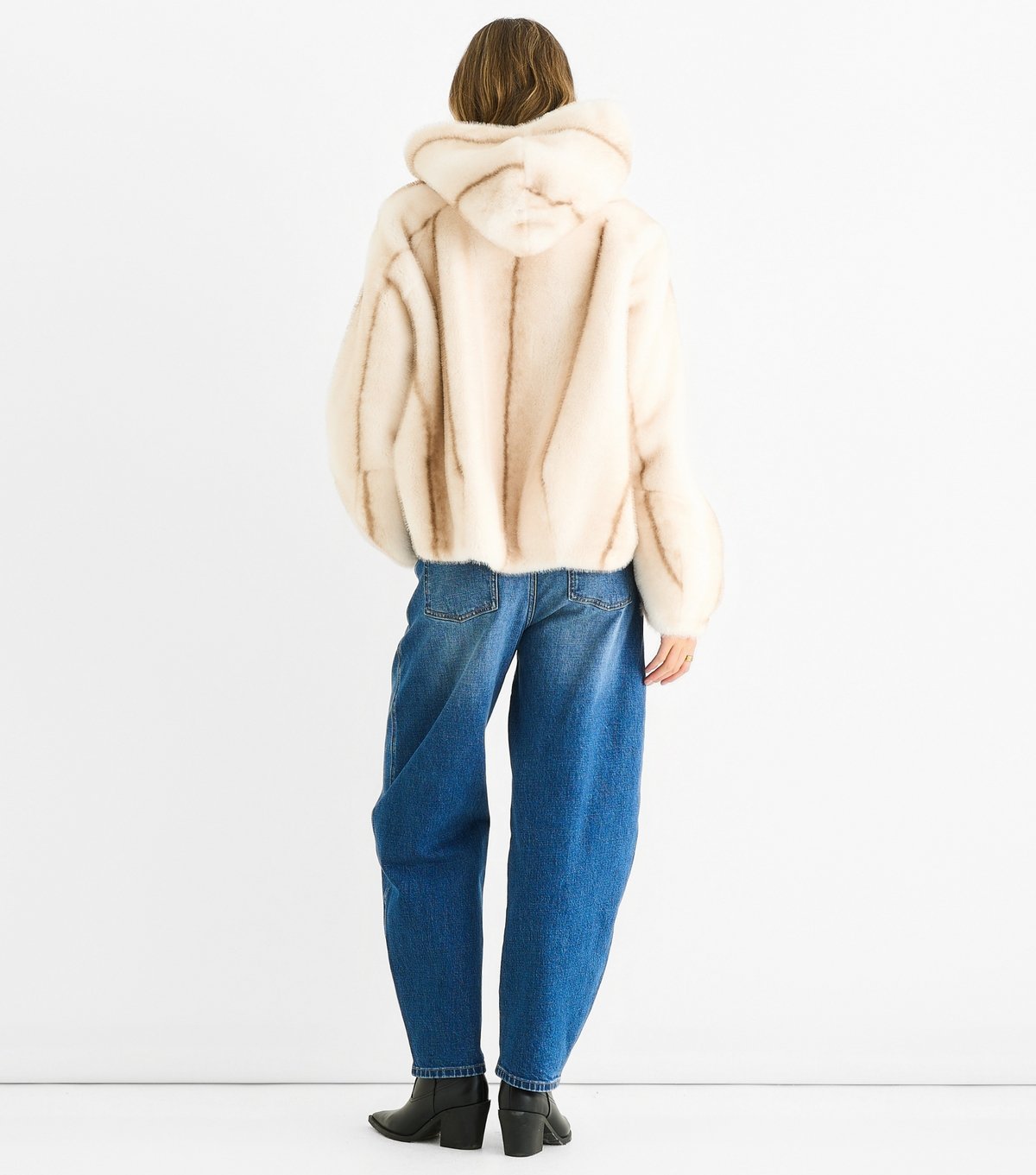 Gini London Women's Cream Ombre Hooded Faux Fur Jacket Gini London New Look - 4